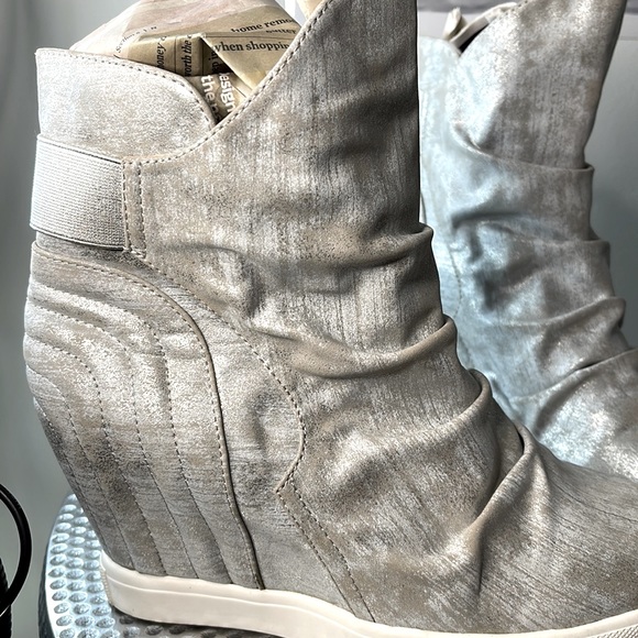 Jennifer Lopez wedges - Picture 4 of 14